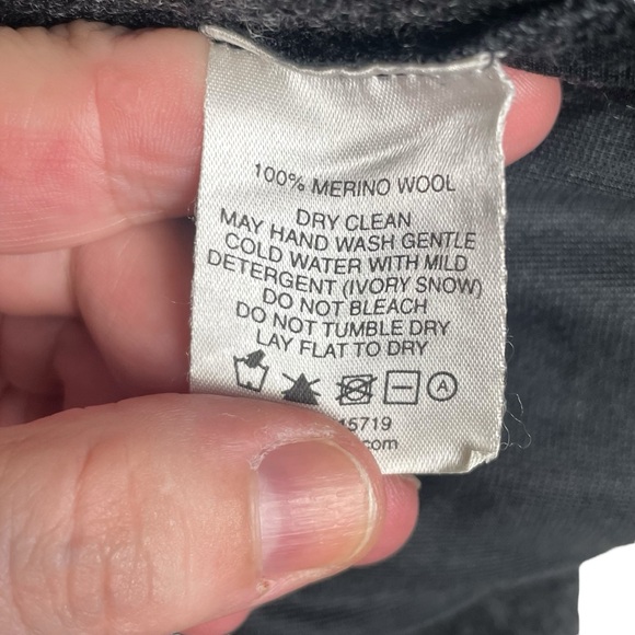 Ibex 100% Merino Wool Jacket Sweater Charcoal Gray Full Zip Fitted USA Made Med - Picture 16 of 16